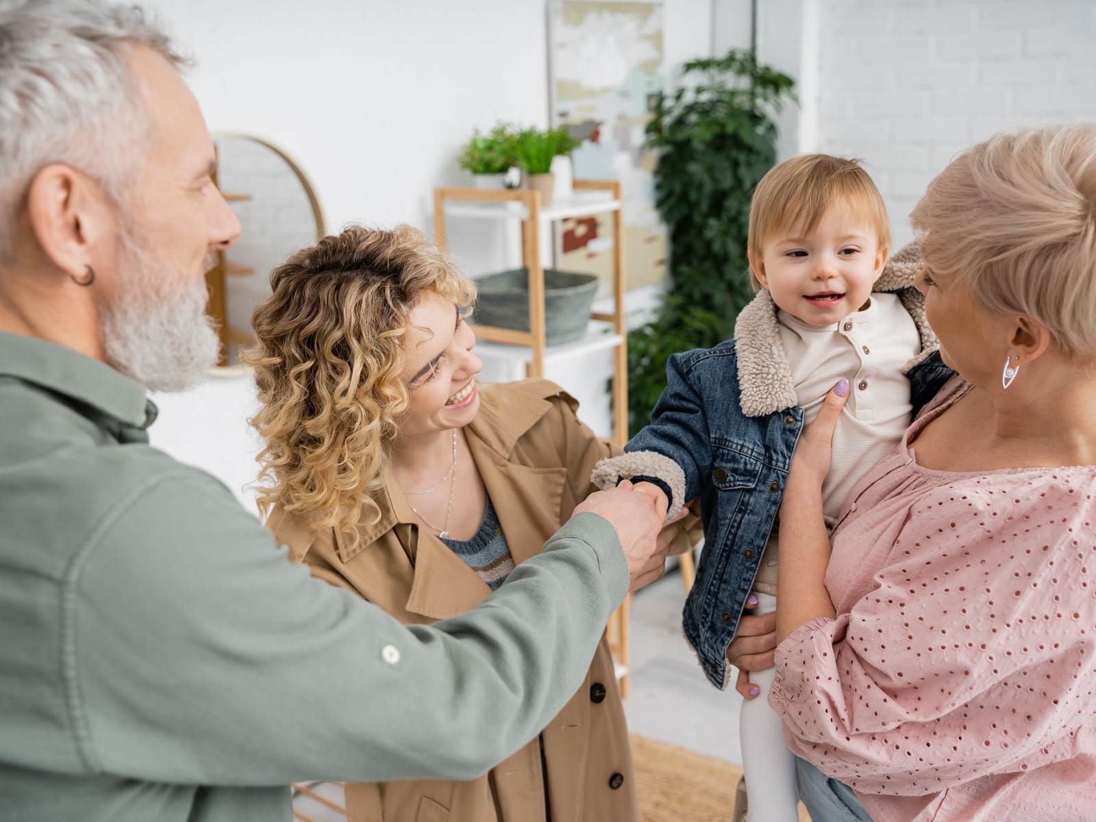 How to Accept Help Without Feeling Guilty